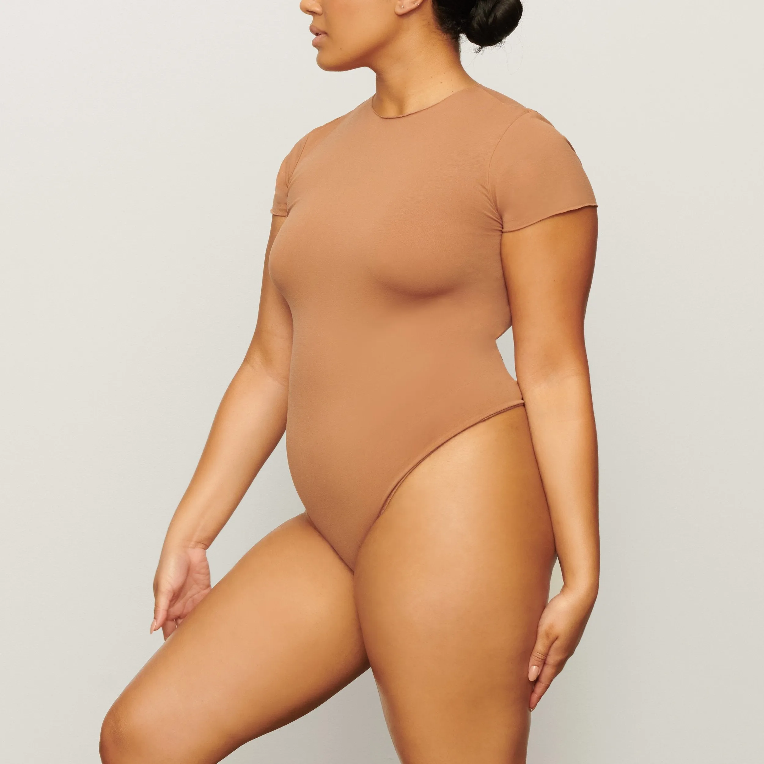 ESSENTIAL T-SHIRT BODYSUIT | CAMEL