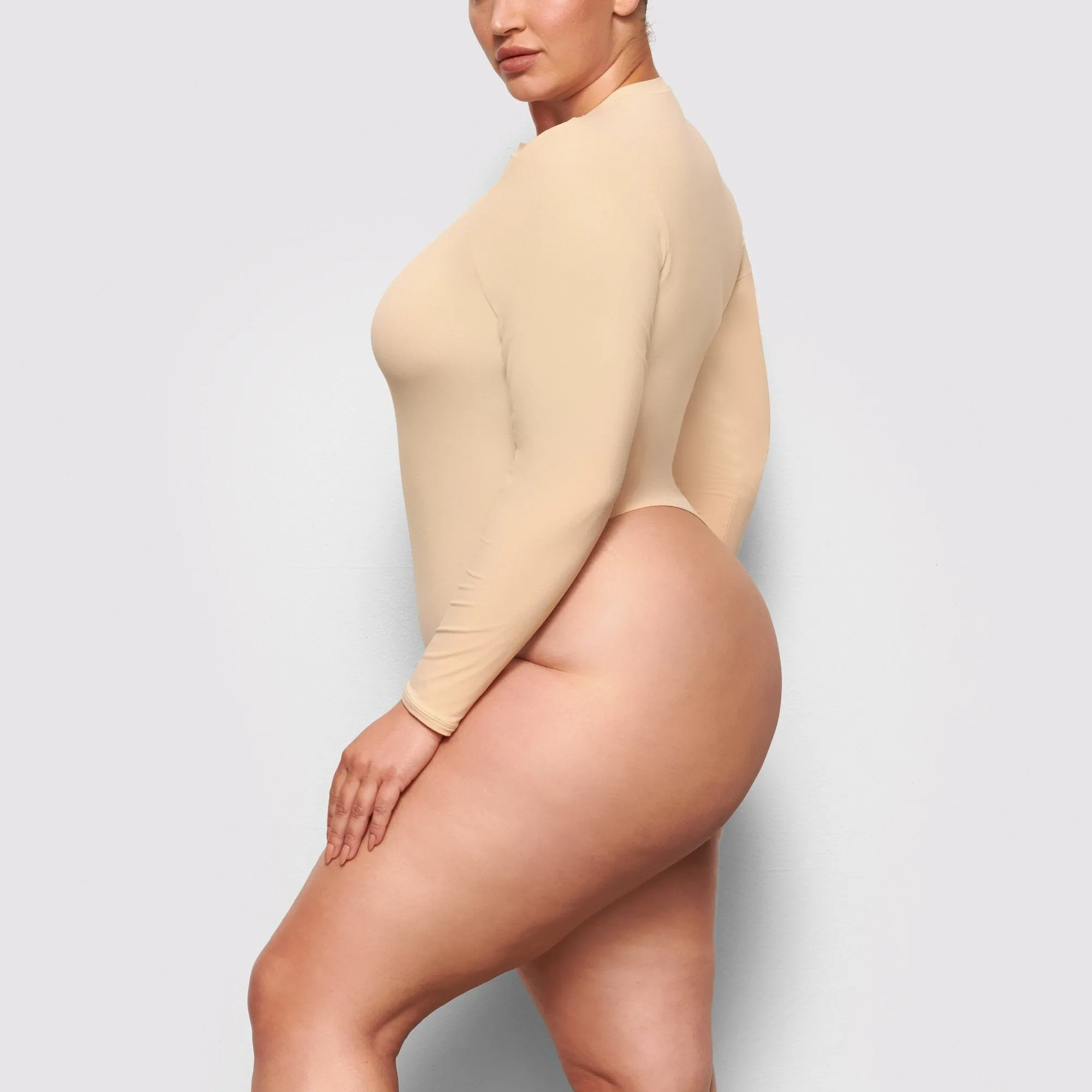 FITS EVERYBODY LONG SLEEVE CREW NECK BODYSUIT | SAND